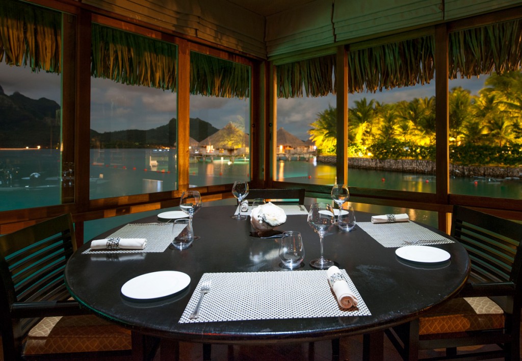 Lagoon Restaurant | Photo Credit: St. Regis Bora Bora