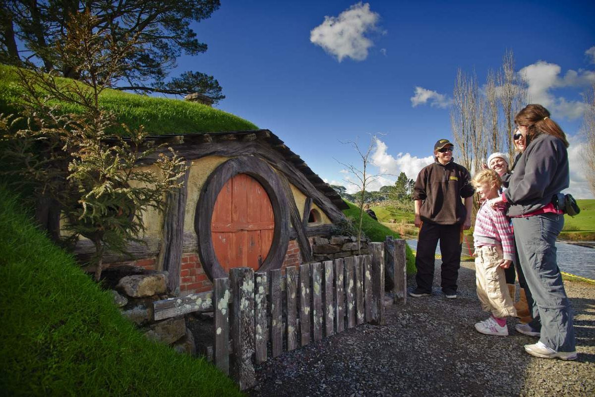 Hobbiton Movie Set and Farm Tour