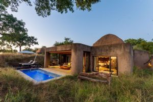 Sabi Sabi Earth Lodge