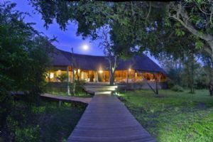 Victoria Falls River Lodge