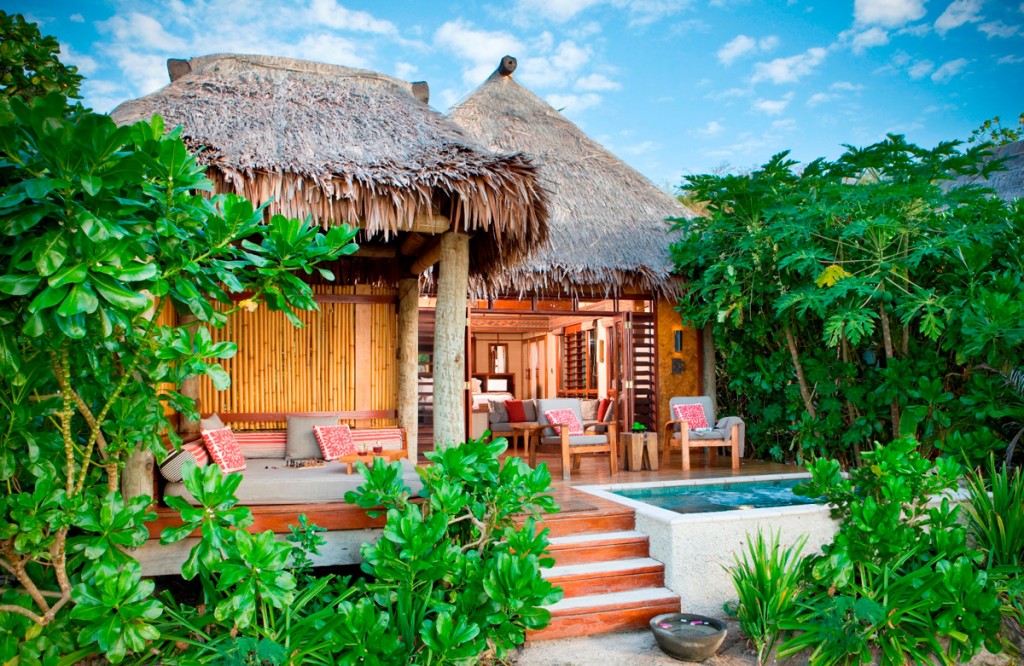 Deluxe Beachfront Bure | Photo Credit: Likuliku Lagoon Resort Deluxe Beachfront Bure | Photo Credit: Likuliku Lagoon Resort