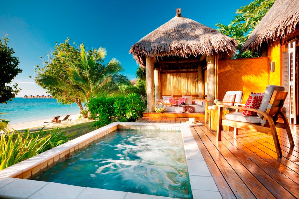 Deluxe Beachfront Bure plunge pool | Photo Credit: Likuliku Lagoon Resort Deluxe Beachfront Bure plunge pool | Photo Credit: Likuliku Lagoon Resort