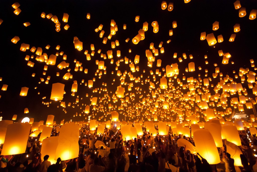 Khom loi lanterns | Photo Credit: Shutterstock Khom loi lanterns | Photo Credit: Shutterstock