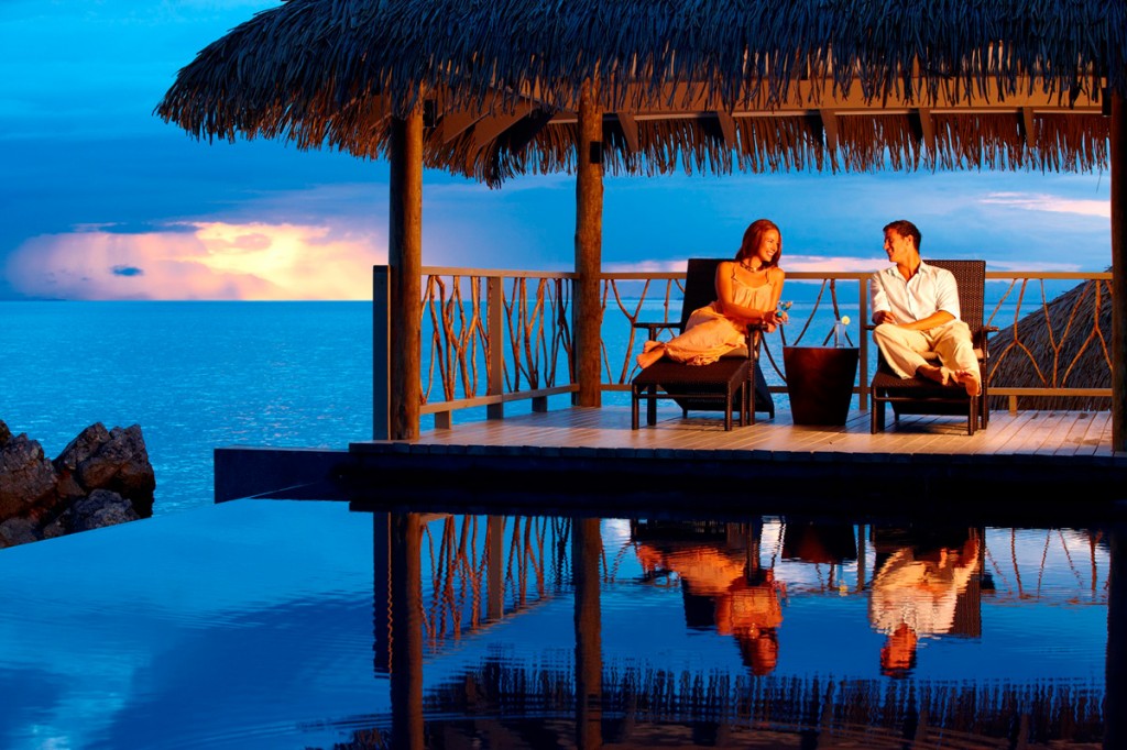 Central Pavilion at Night | Photo Credit: Tadrai Island Resort