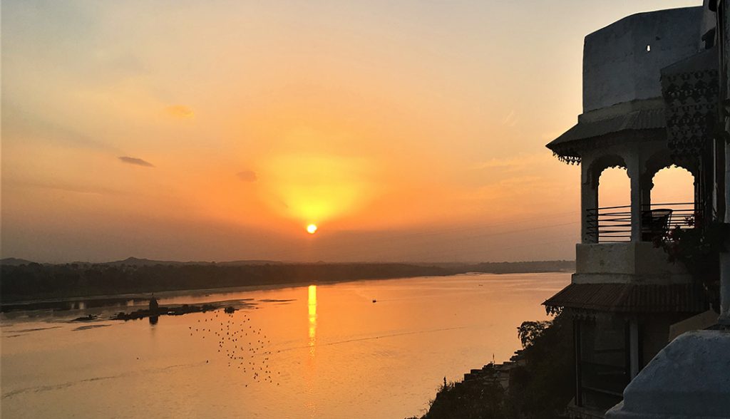 Sunset over Narmada River | Photo Credit: Bela Banker